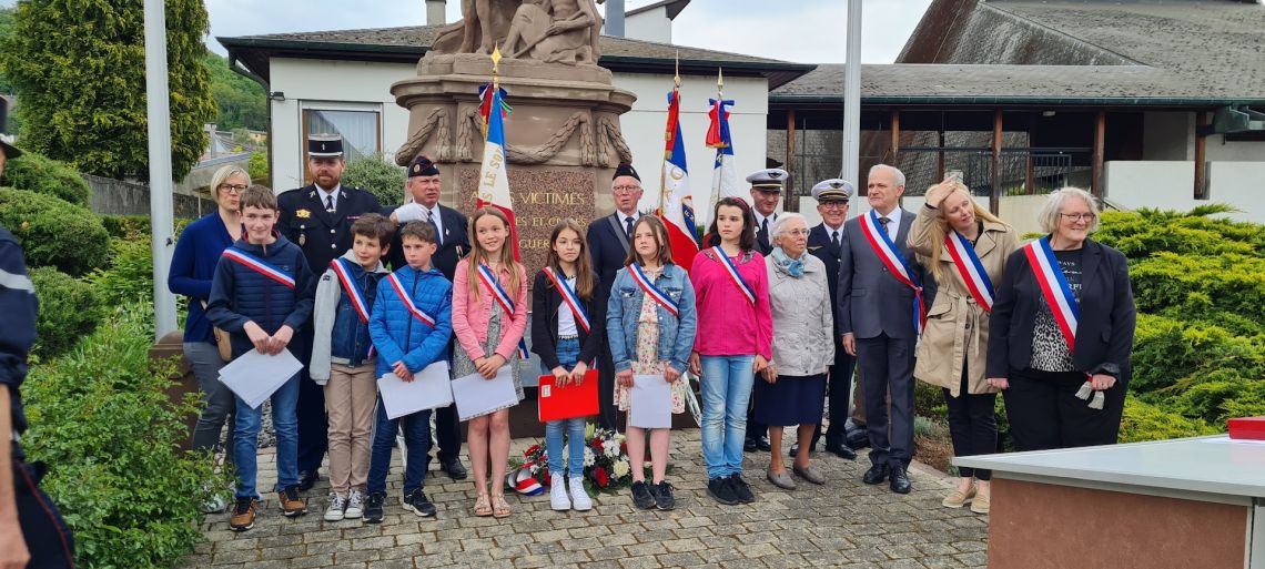 CME devant le monument aux morts 2