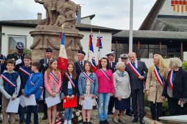 CME devant le monument aux morts